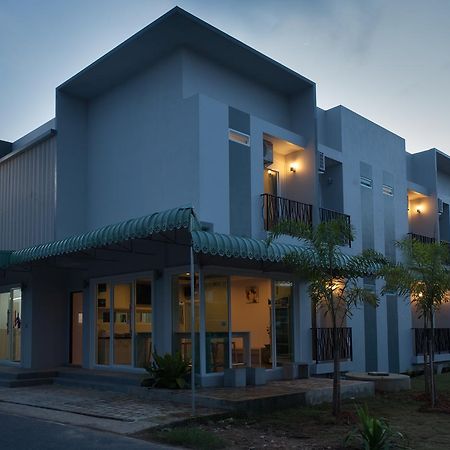 Lin House Hotel Thalang Exterior photo